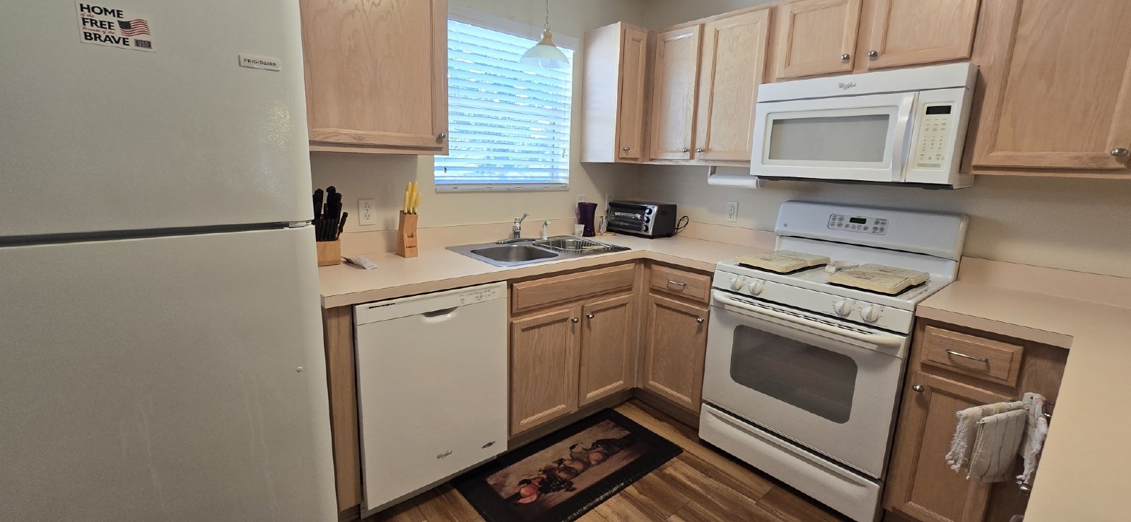 1088 Gennesse Lane property image