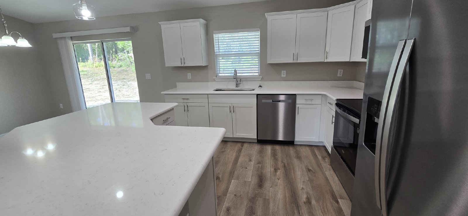 1482 W Manchester Dr. property image
