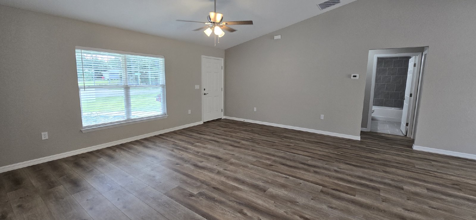 1482 W Manchester Dr. property image