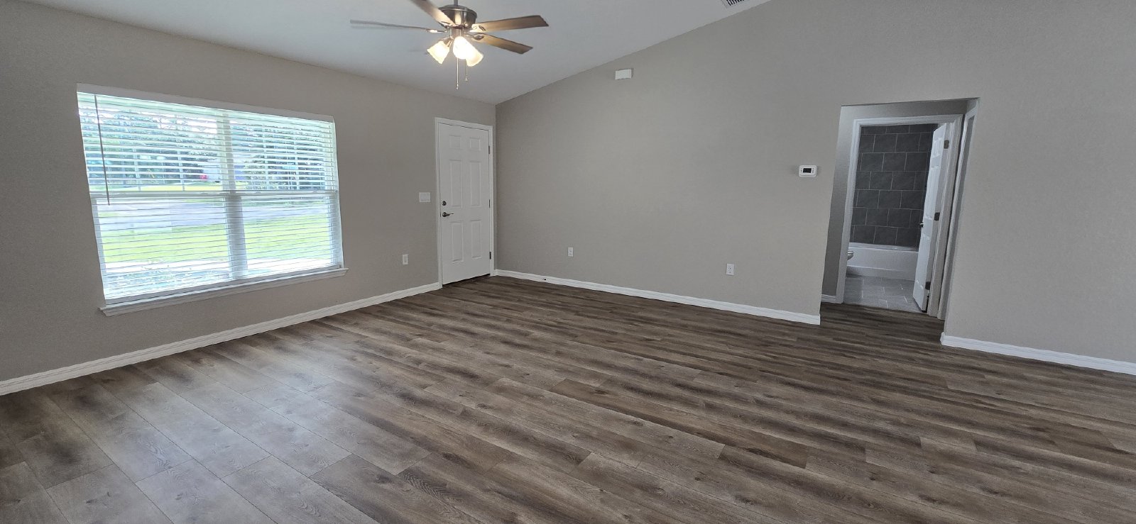 1482 W Manchester Dr. property image