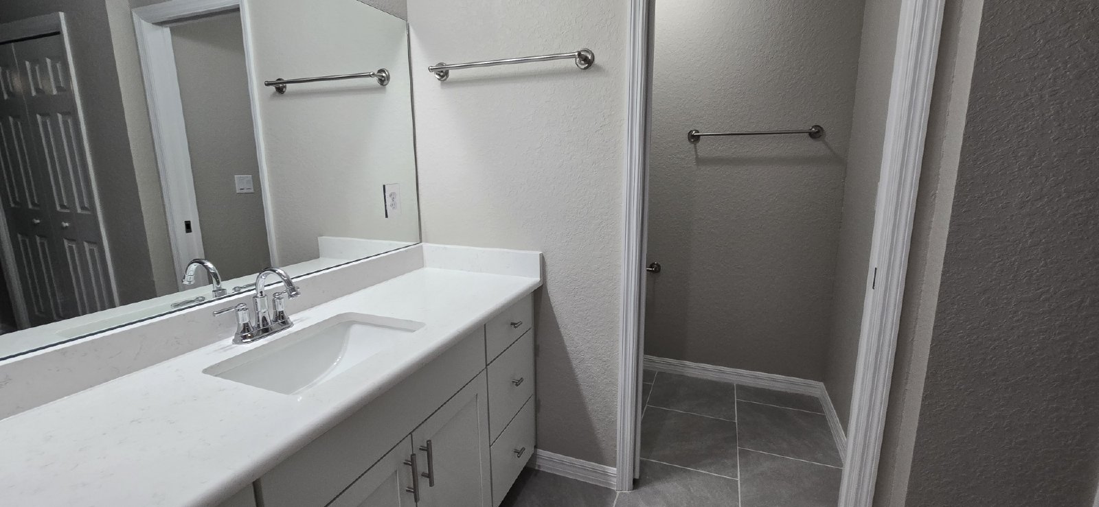 1482 W Manchester Dr. property image