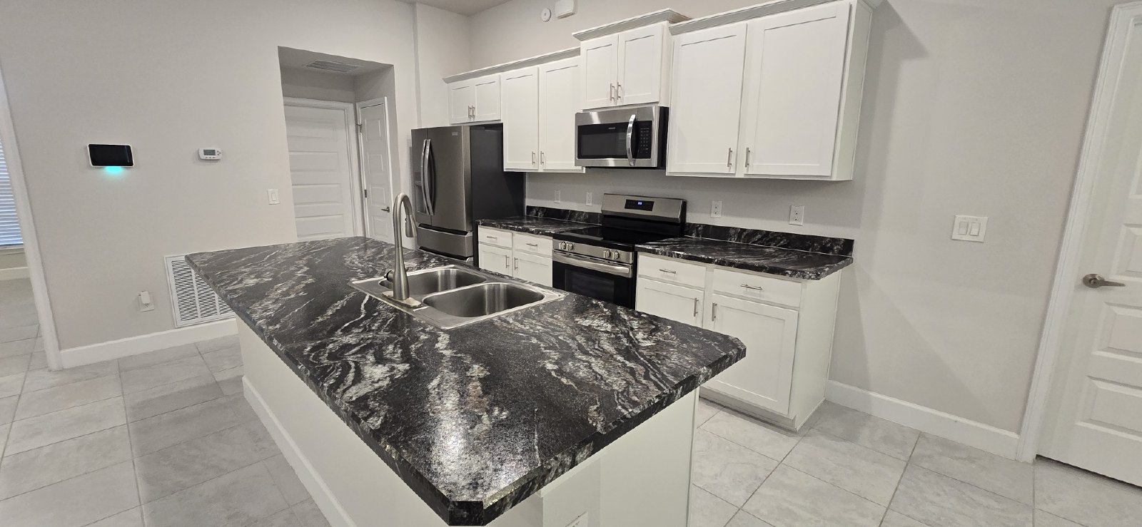 10715 SW 41st Avenue property image