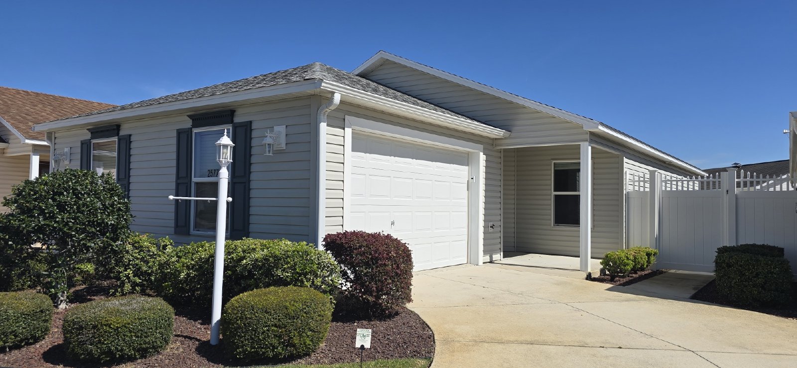 2577 Lindewood St property image