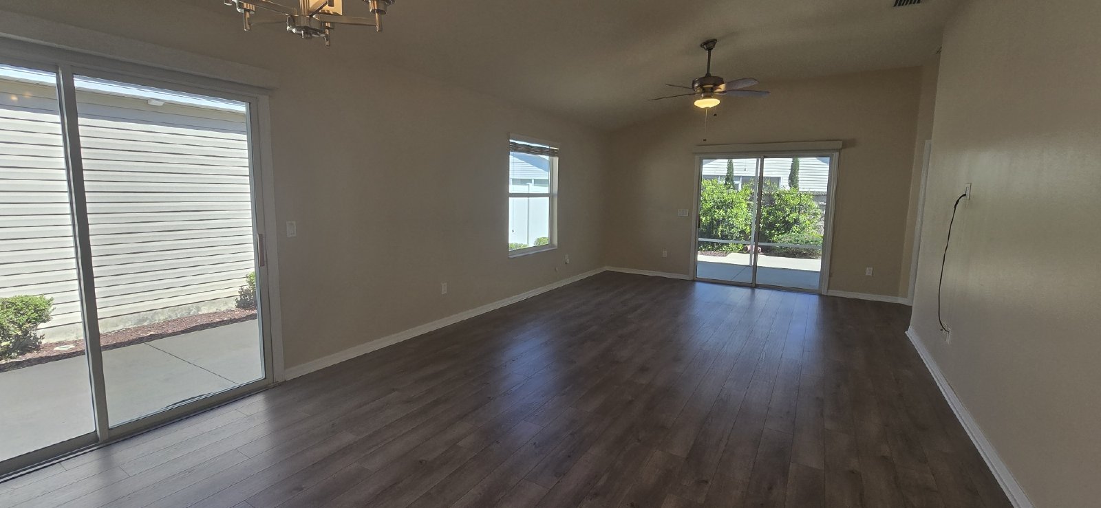 2577 Lindewood St property image