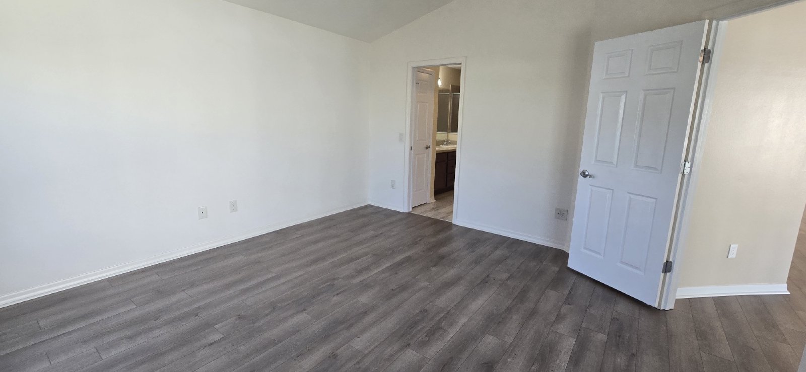 2577 Lindewood St property image
